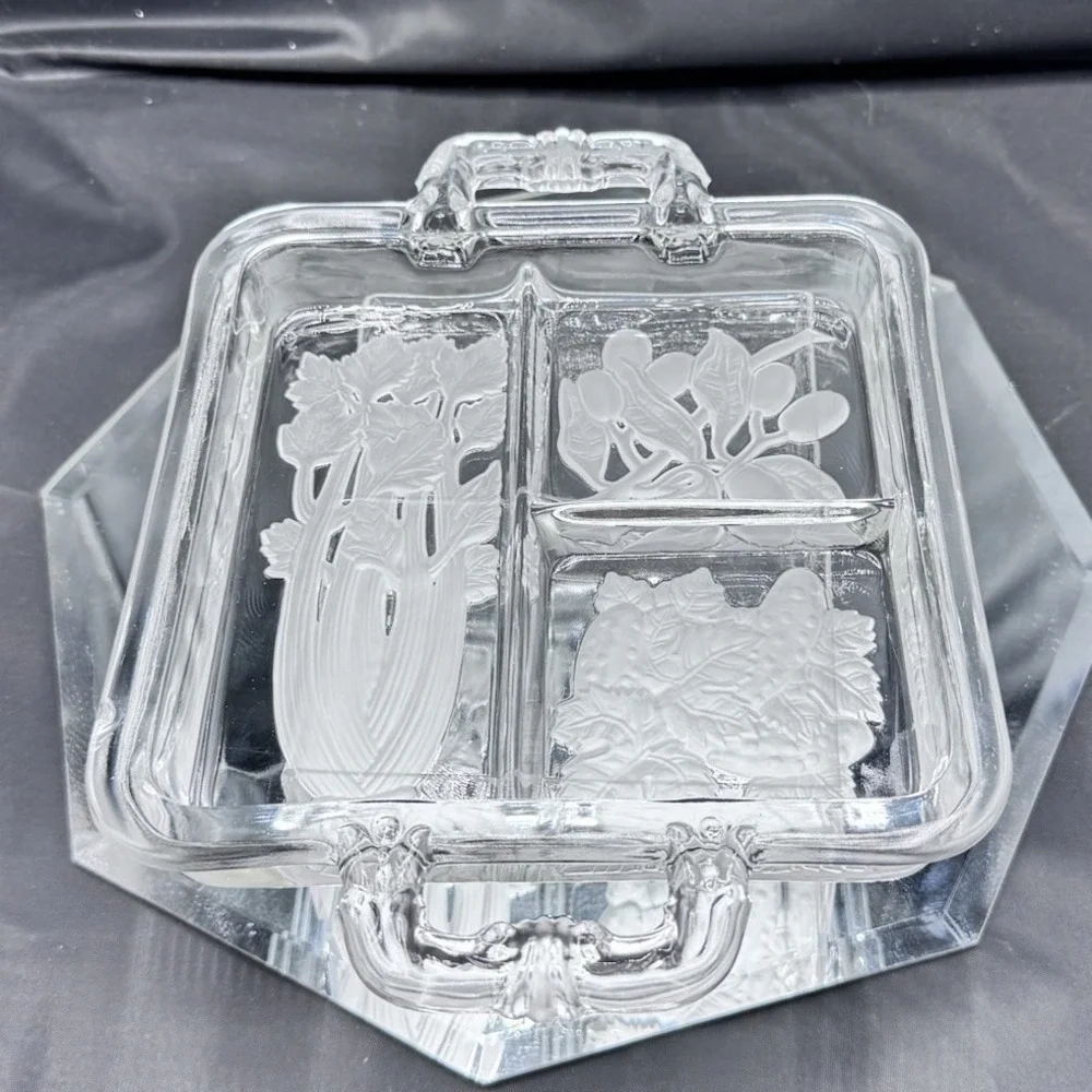 Duncan Miller‎ Intaglio Carved Glass 3-Section Square 7.5